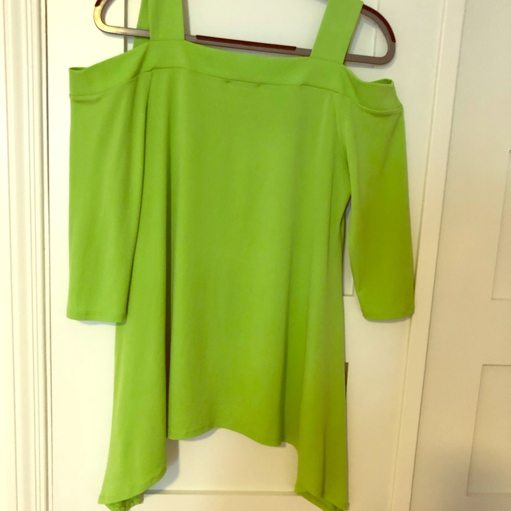 Cold shoulder top with 3/4 sleeves